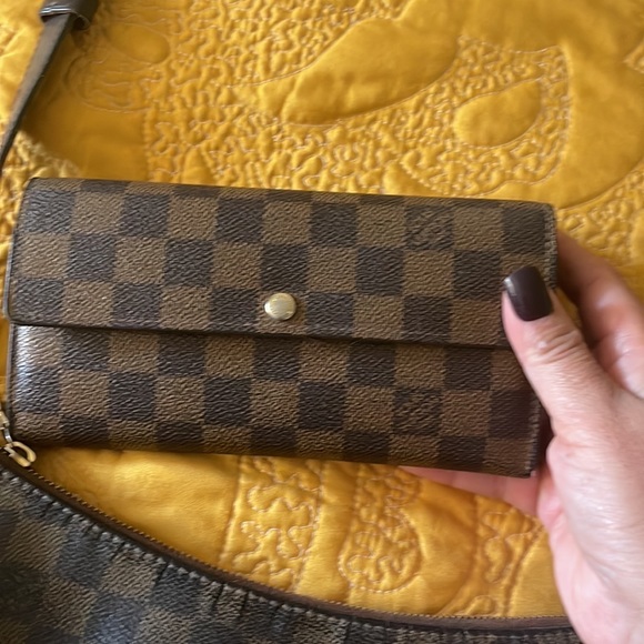 Louis Vuitton Crossbody and wallet - Picture 2 of 8